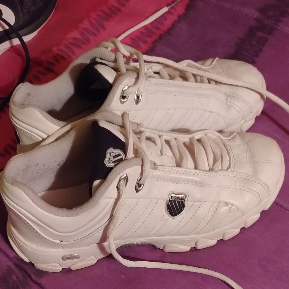 Size 7.5 Women's Lightly Used Tennis Shoes